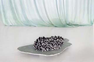 Micro I, hand shaped porcelain, nylon-fabric, tied, 2021, 30 x 20 x 15 cm, Photo Bjarte Bjørkum
